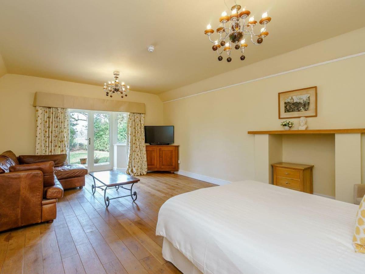 The Kingsley At Eversley Экстерьер фото